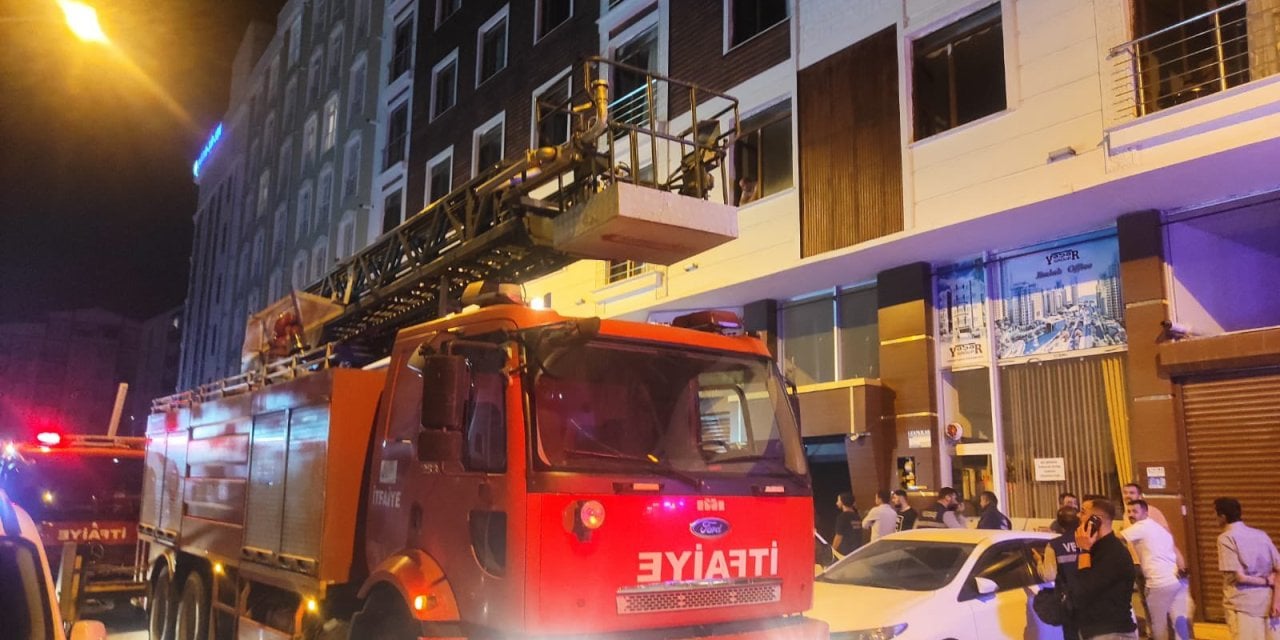 Van’da yangın paniği: 15 kişi hastaneye kaldırıldı!